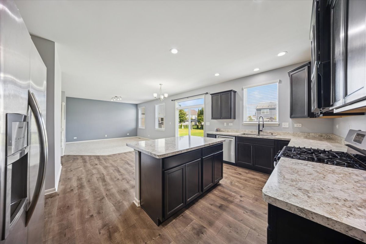 71 Windstone Drive, North Aurora, IL 60542