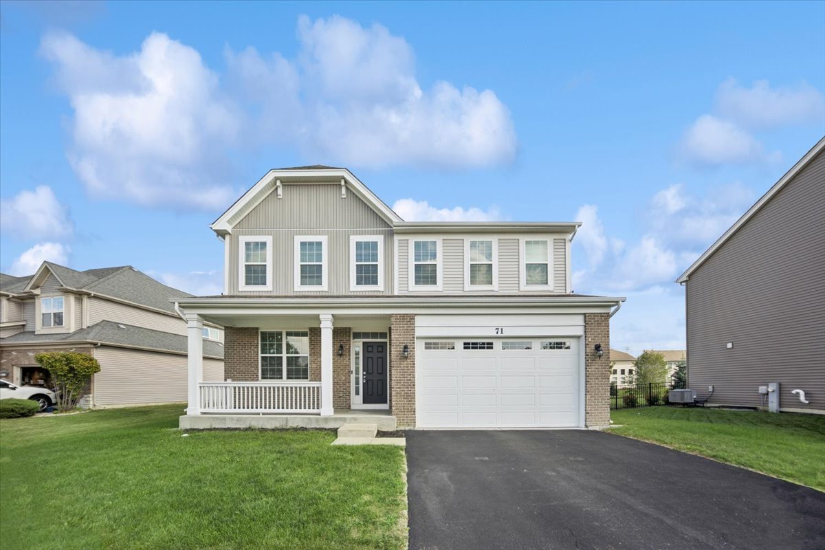 71 Windstone Drive, North Aurora, IL 60542