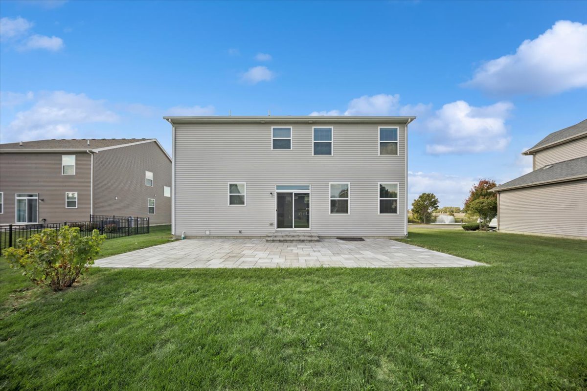71 Windstone Drive, North Aurora, IL 60542