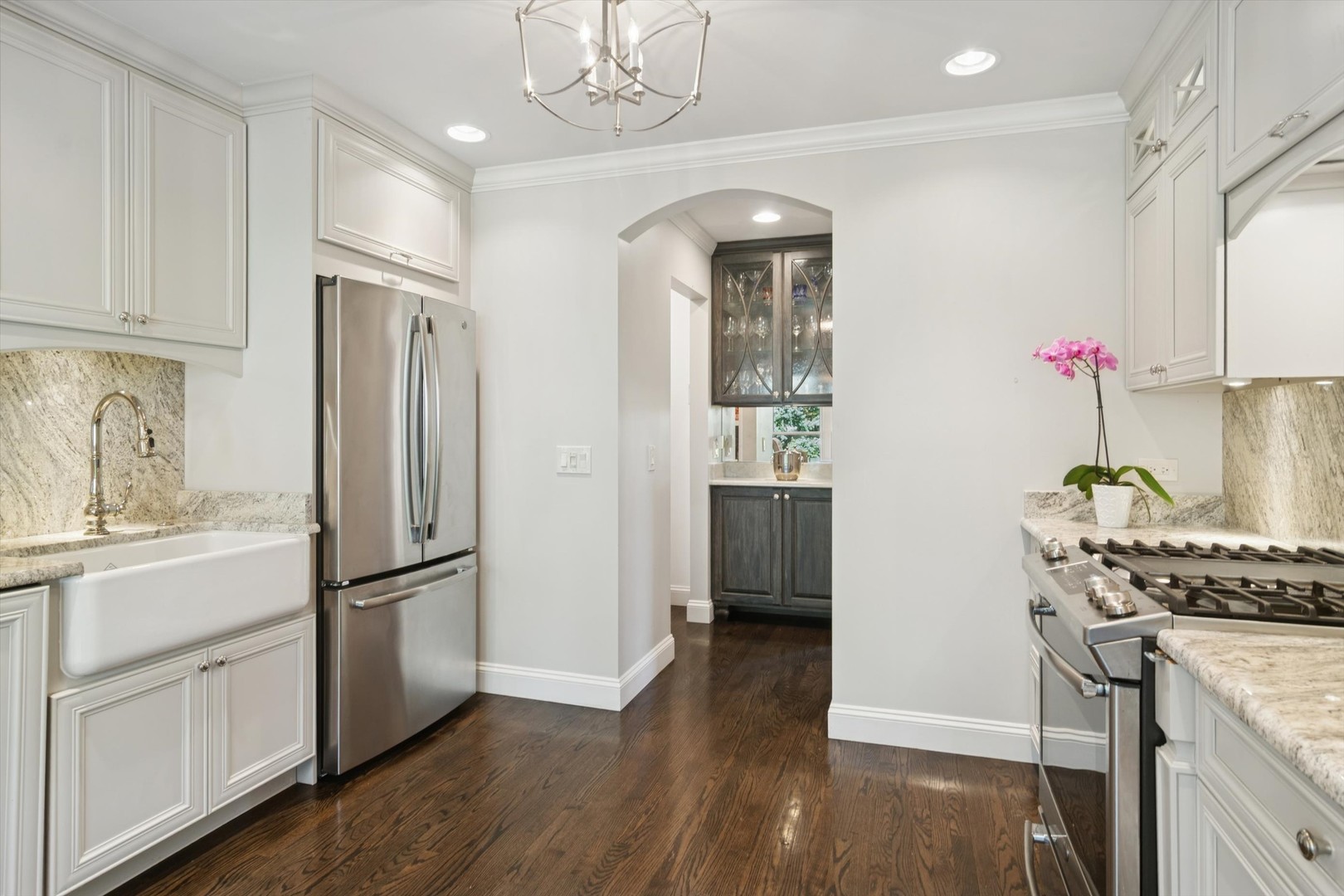 39 Warrington Drive, Lake Bluff, IL 60044