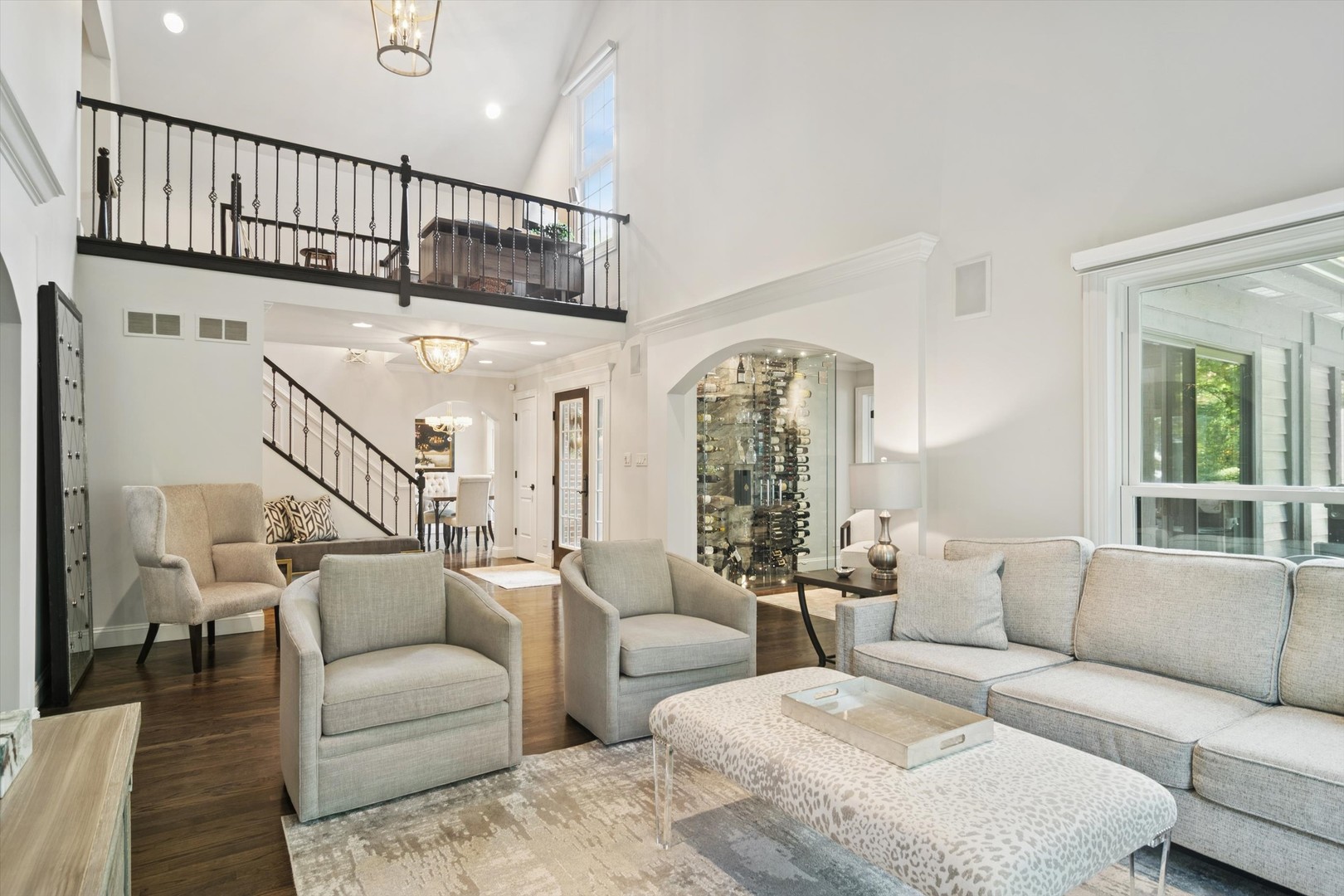 39 Warrington Drive, Lake Bluff, IL 60044