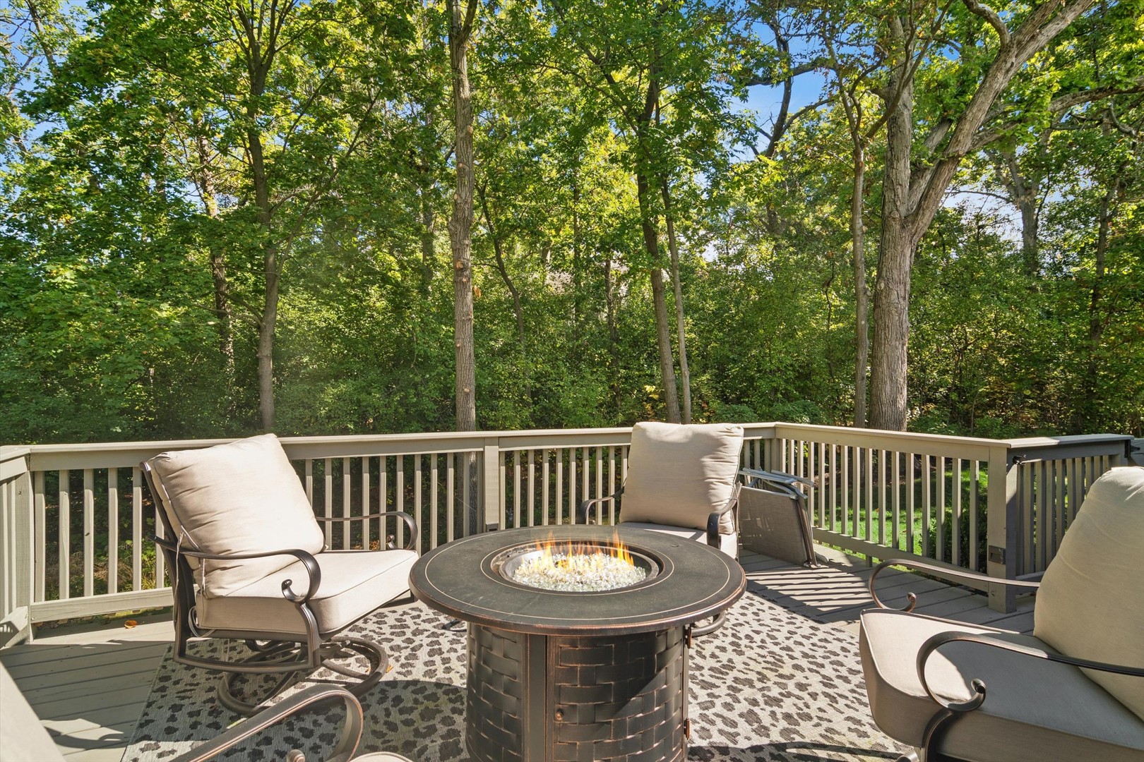 39 Warrington Drive, Lake Bluff, IL 60044