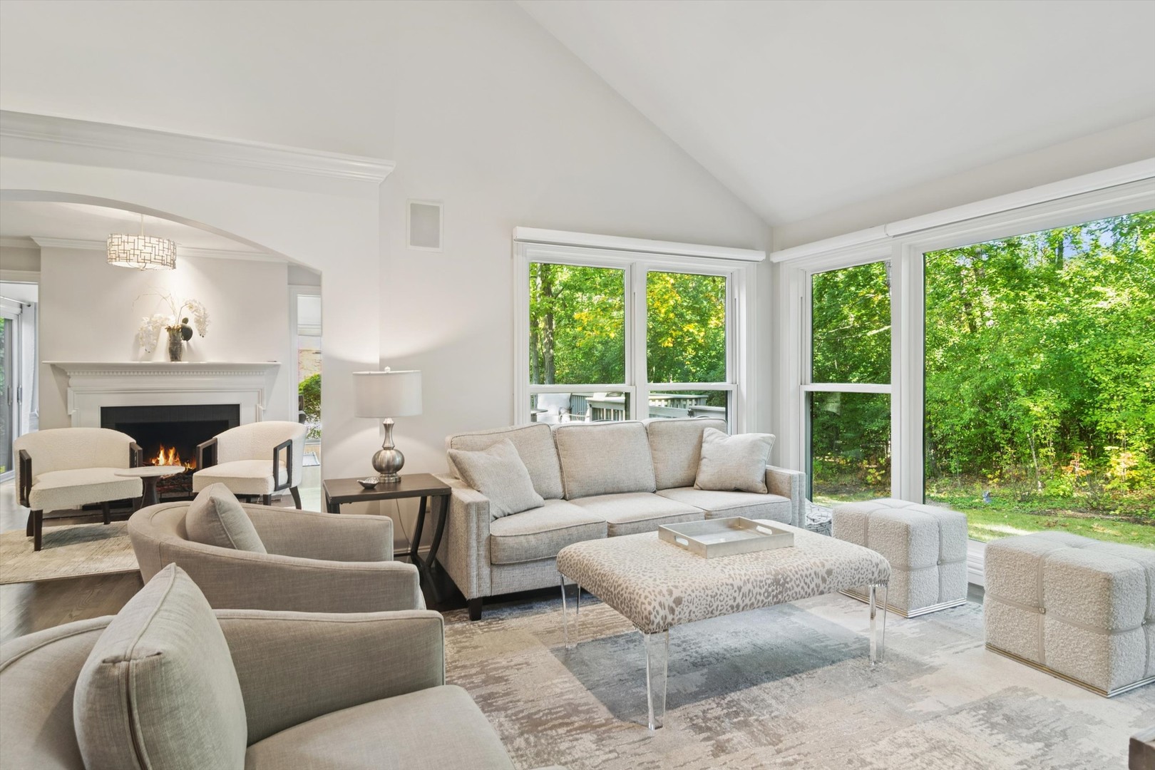 39 Warrington Drive, Lake Bluff, IL 60044