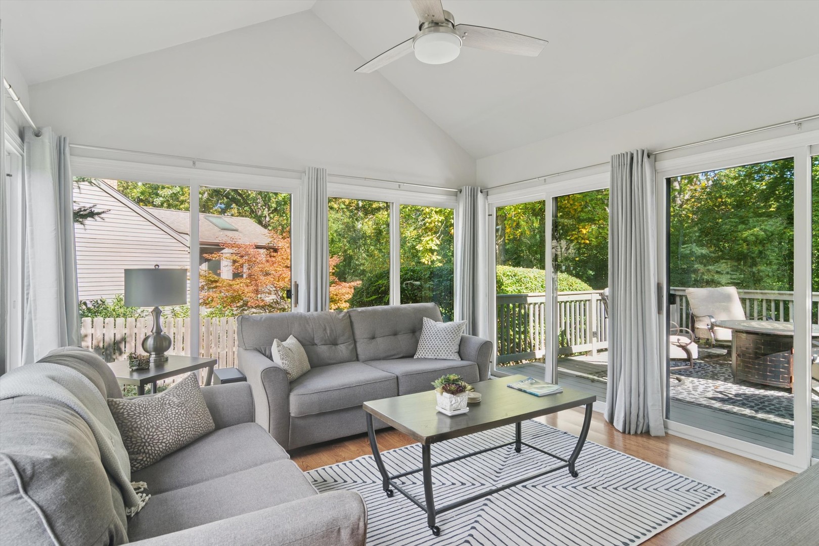 39 Warrington Drive, Lake Bluff, IL 60044