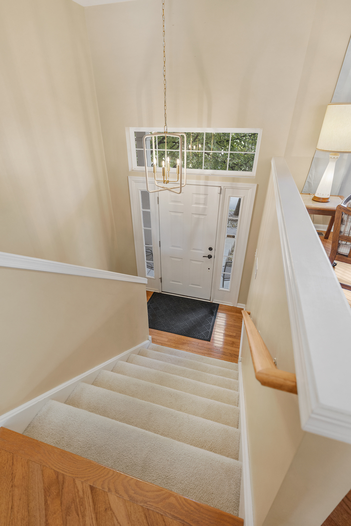 2451 Anna Way, Elgin, IL 60124