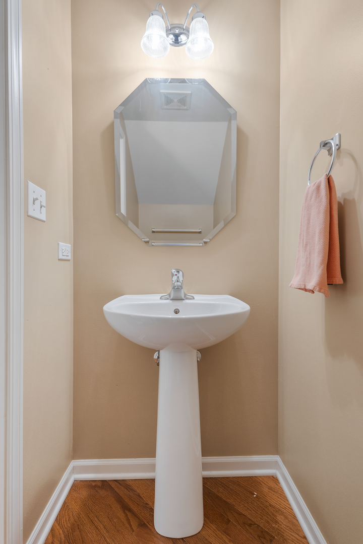 2451 Anna Way, Elgin, IL 60124