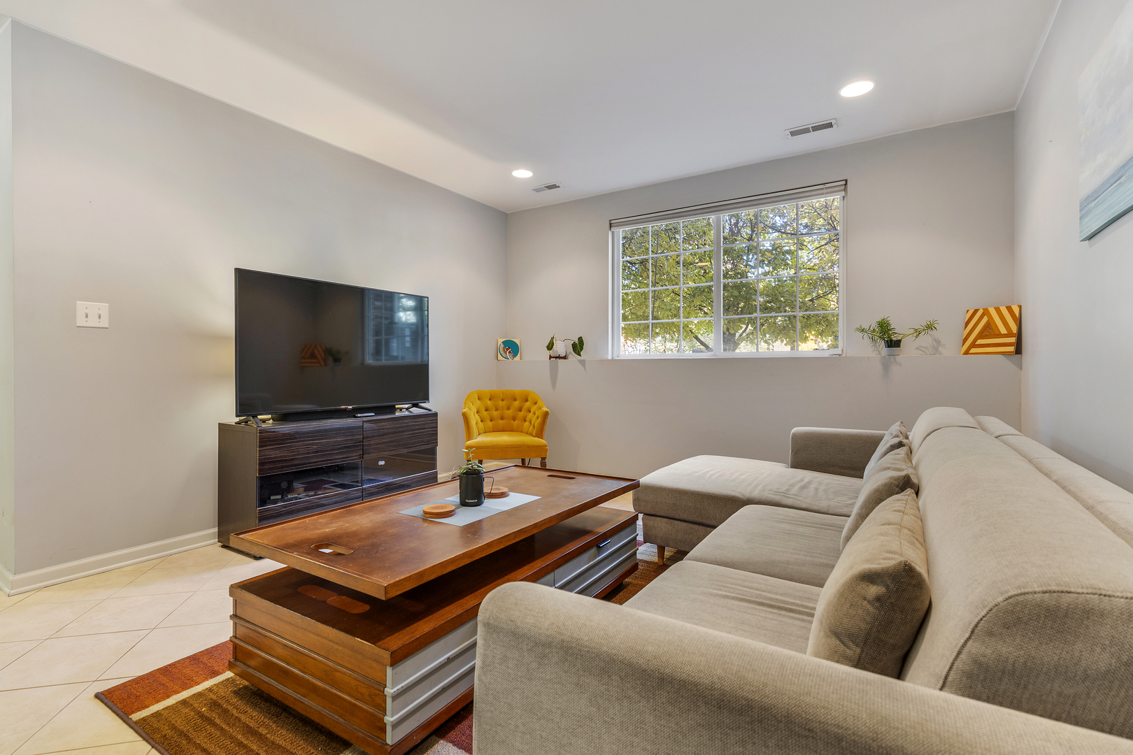 2451 Anna Way, Elgin, IL 60124