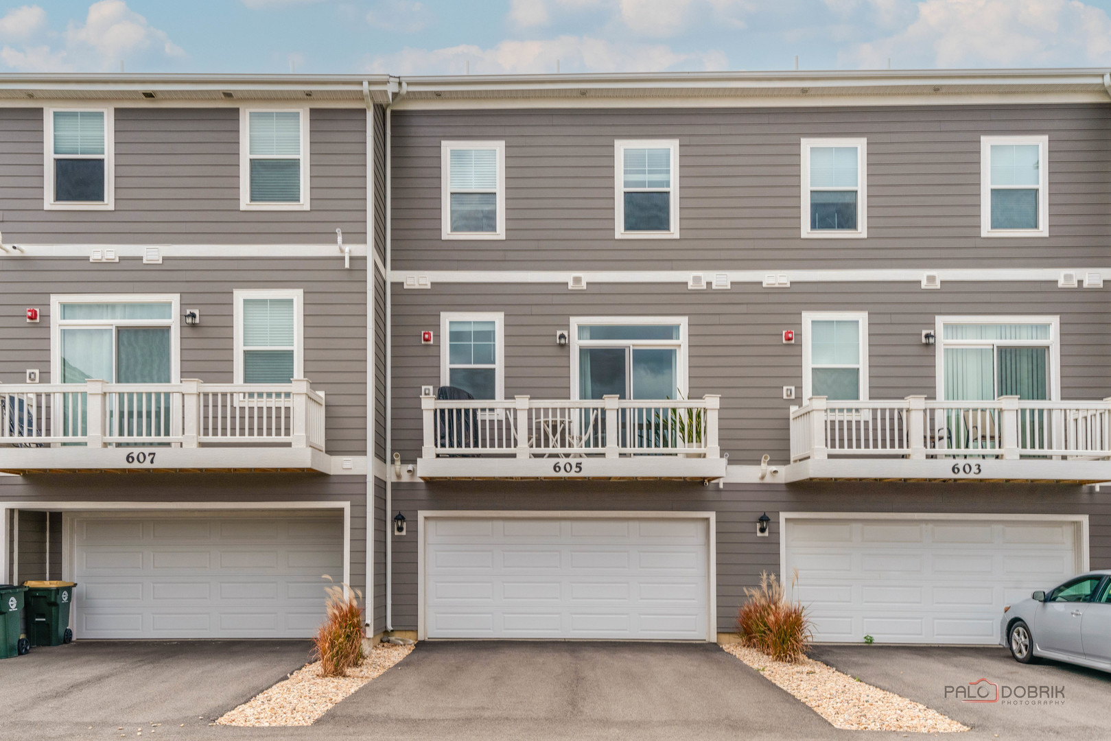 605 Acadia Avenue, Mundelein, IL 60060