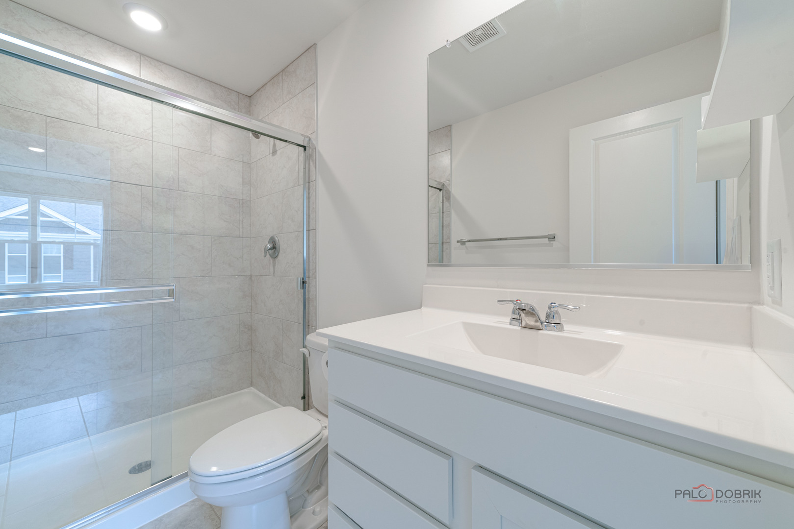 605 Acadia Avenue, Mundelein, IL 60060