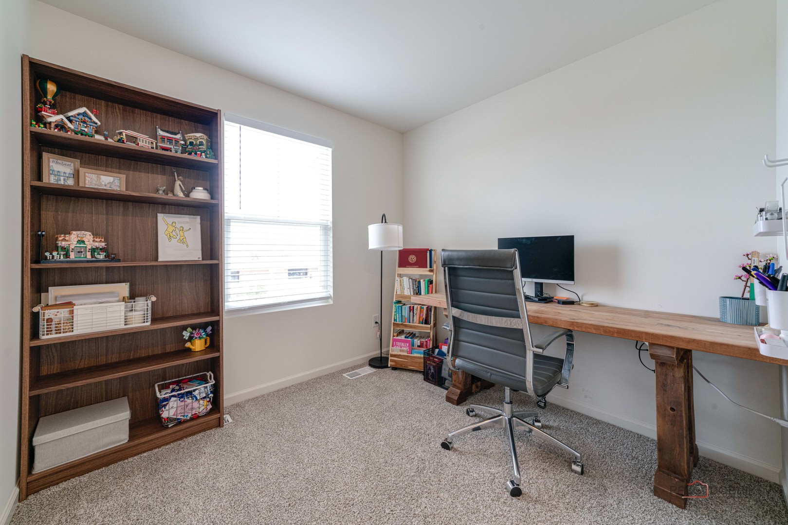 605 Acadia Avenue, Mundelein, IL 60060