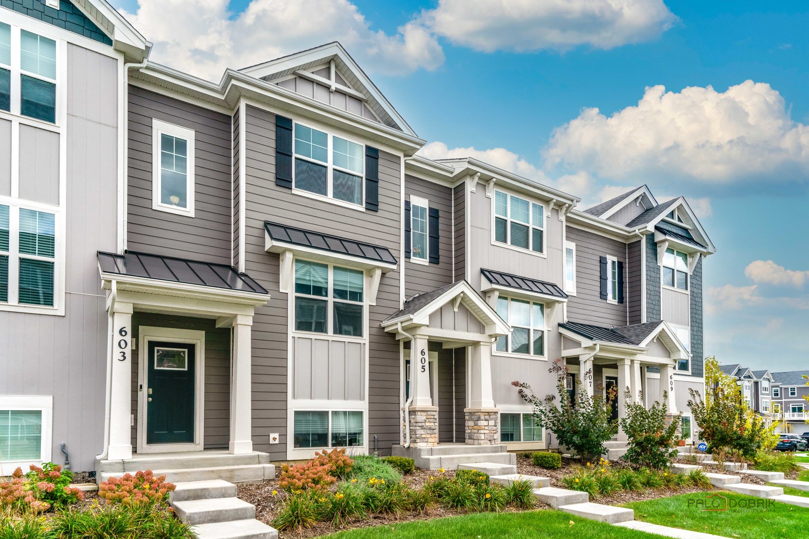 605 Acadia Avenue, Mundelein, IL 60060