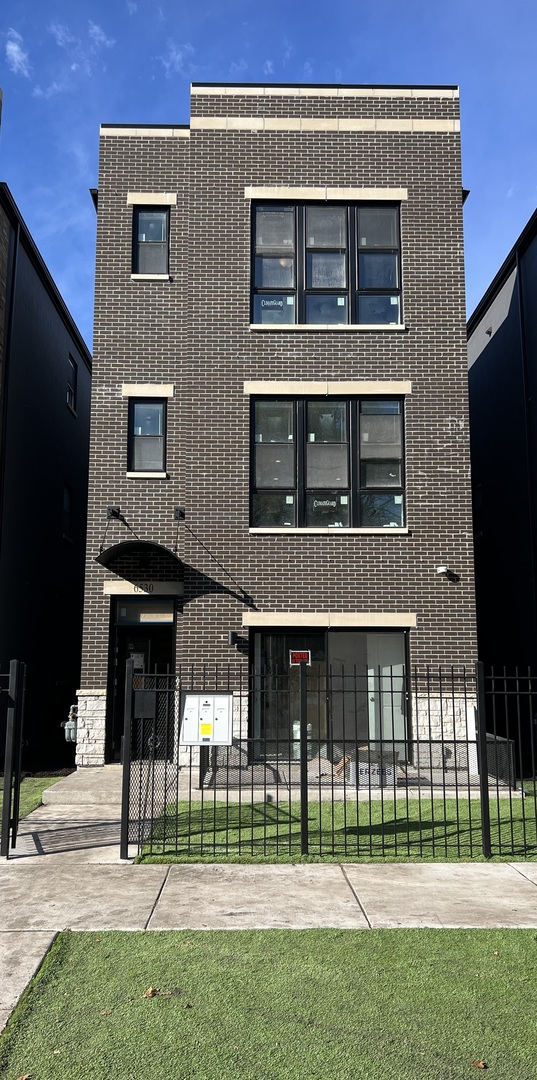 6530 S Maryland Avenue #2, Chicago, IL 60637