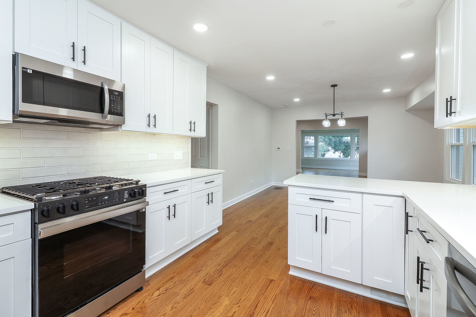 610 Pleasant Avenue, Glen Ellyn, IL 60137