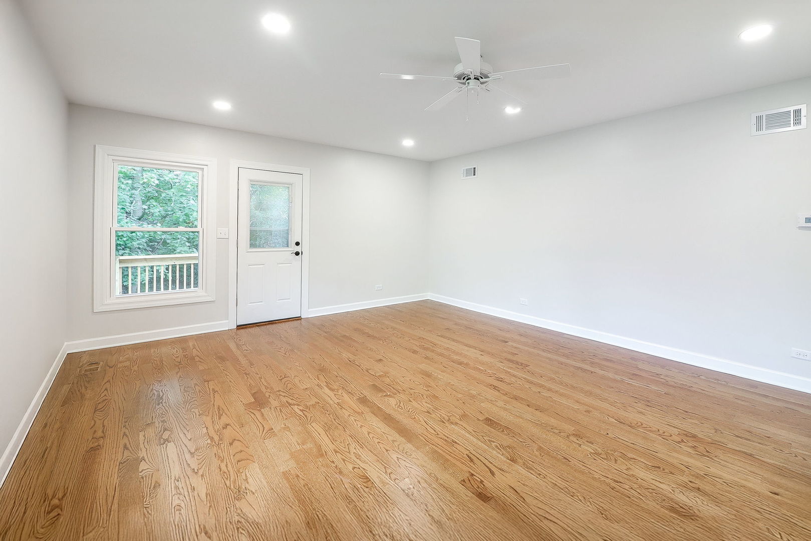 610 Pleasant Avenue, Glen Ellyn, IL 60137