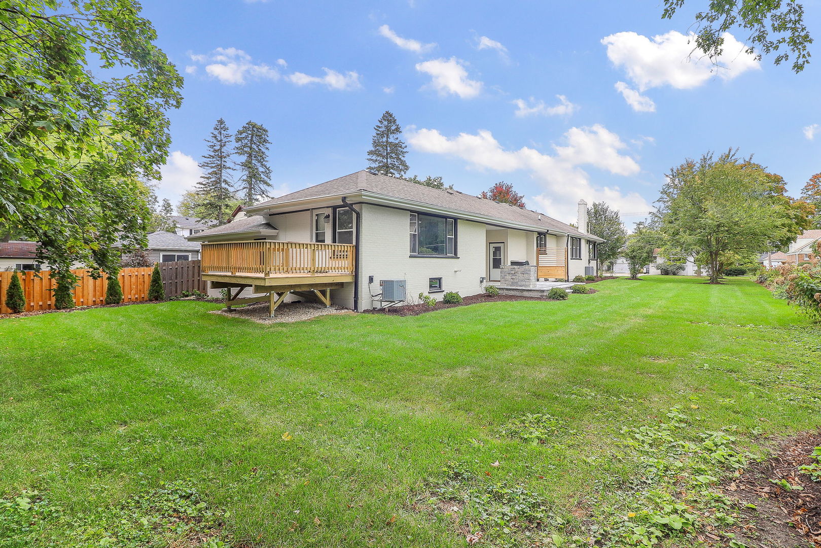 610 Pleasant Avenue, Glen Ellyn, IL 60137