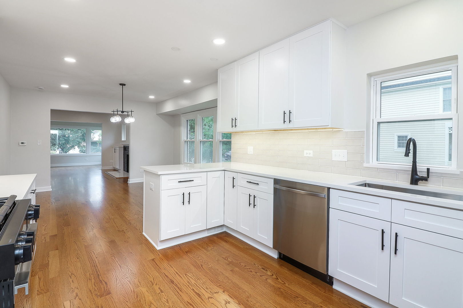 610 Pleasant Avenue, Glen Ellyn, IL 60137