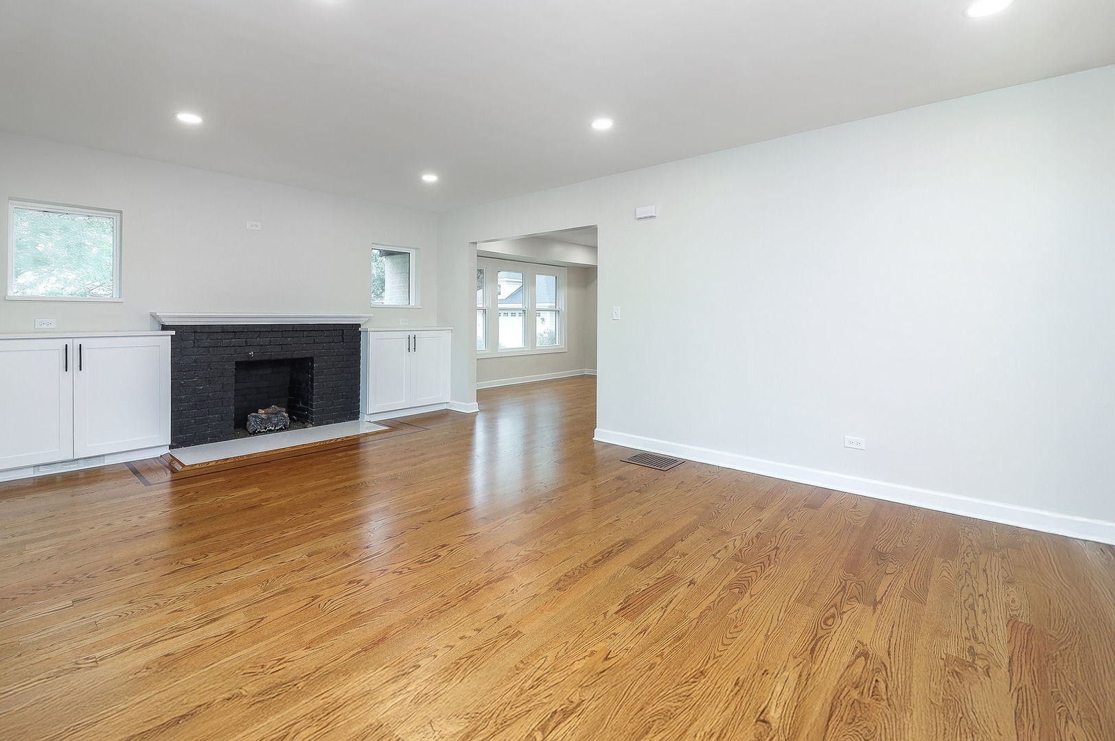 610 Pleasant Avenue, Glen Ellyn, IL 60137