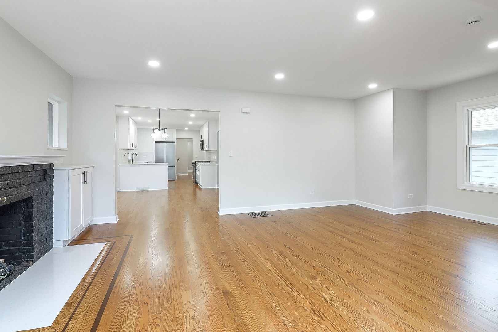 610 Pleasant Avenue, Glen Ellyn, IL 60137