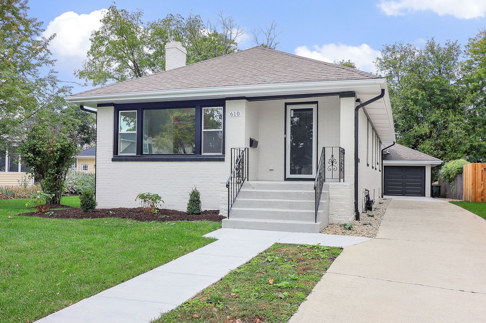 610 Pleasant Avenue, Glen Ellyn, IL 60137