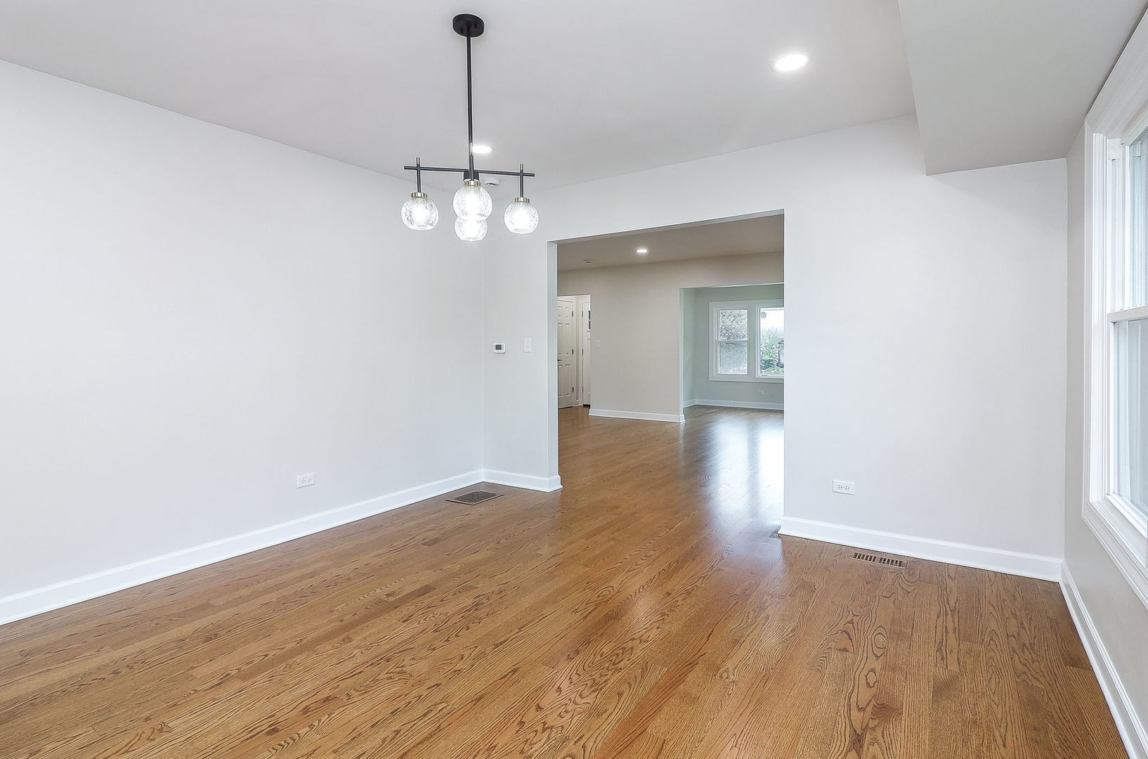 610 Pleasant Avenue, Glen Ellyn, IL 60137