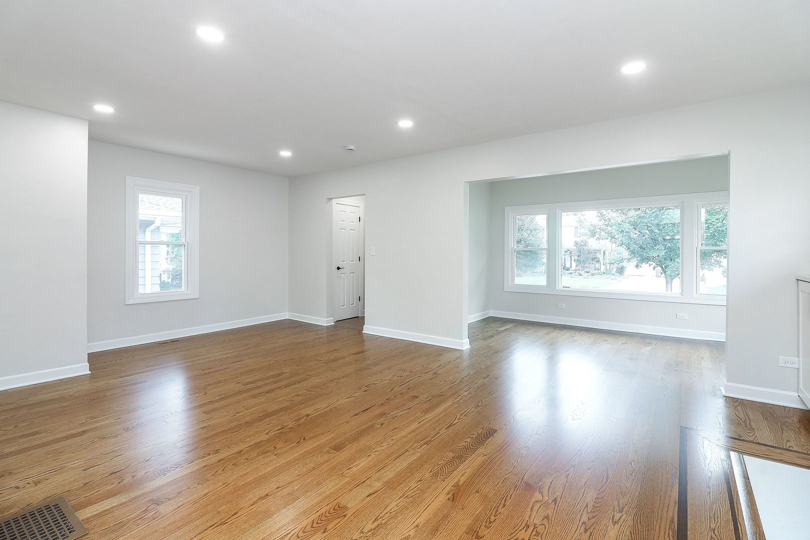 610 Pleasant Avenue, Glen Ellyn, IL 60137