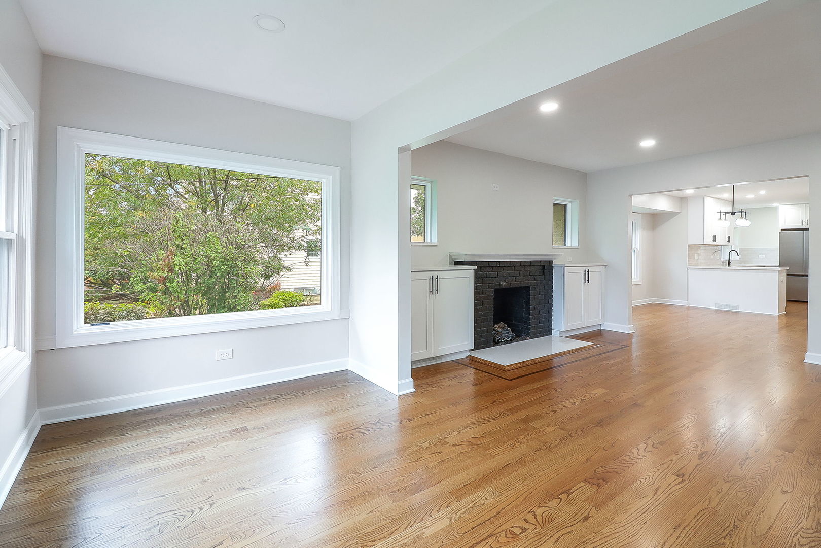 610 Pleasant Avenue, Glen Ellyn, IL 60137