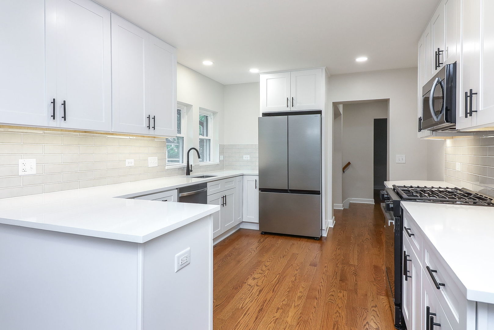 610 Pleasant Avenue, Glen Ellyn, IL 60137