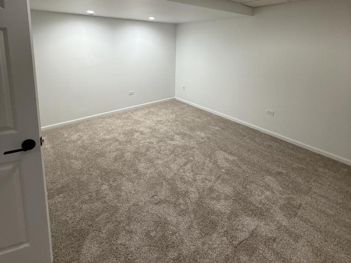 2010 Sunset Court, Zion, IL 60099