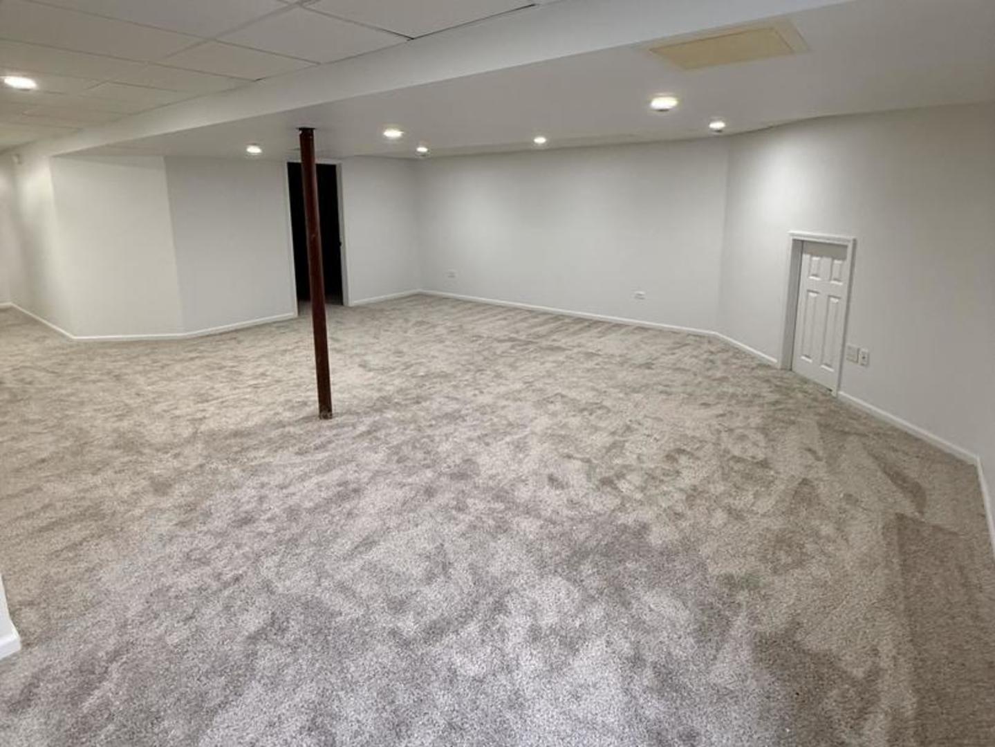 2010 Sunset Court, Zion, IL 60099