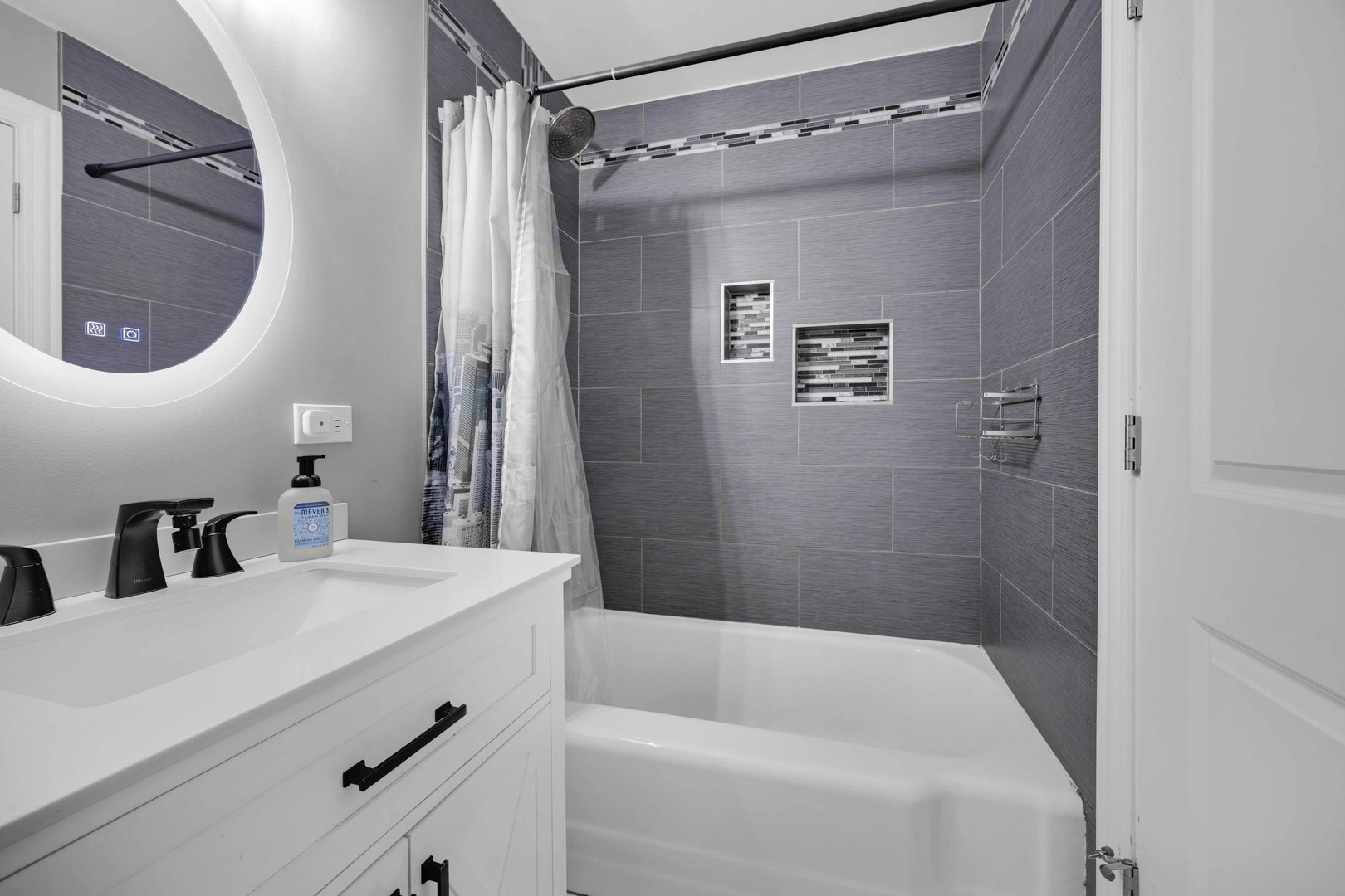 5568 Natalie Drive, Oak Forest, IL 60452