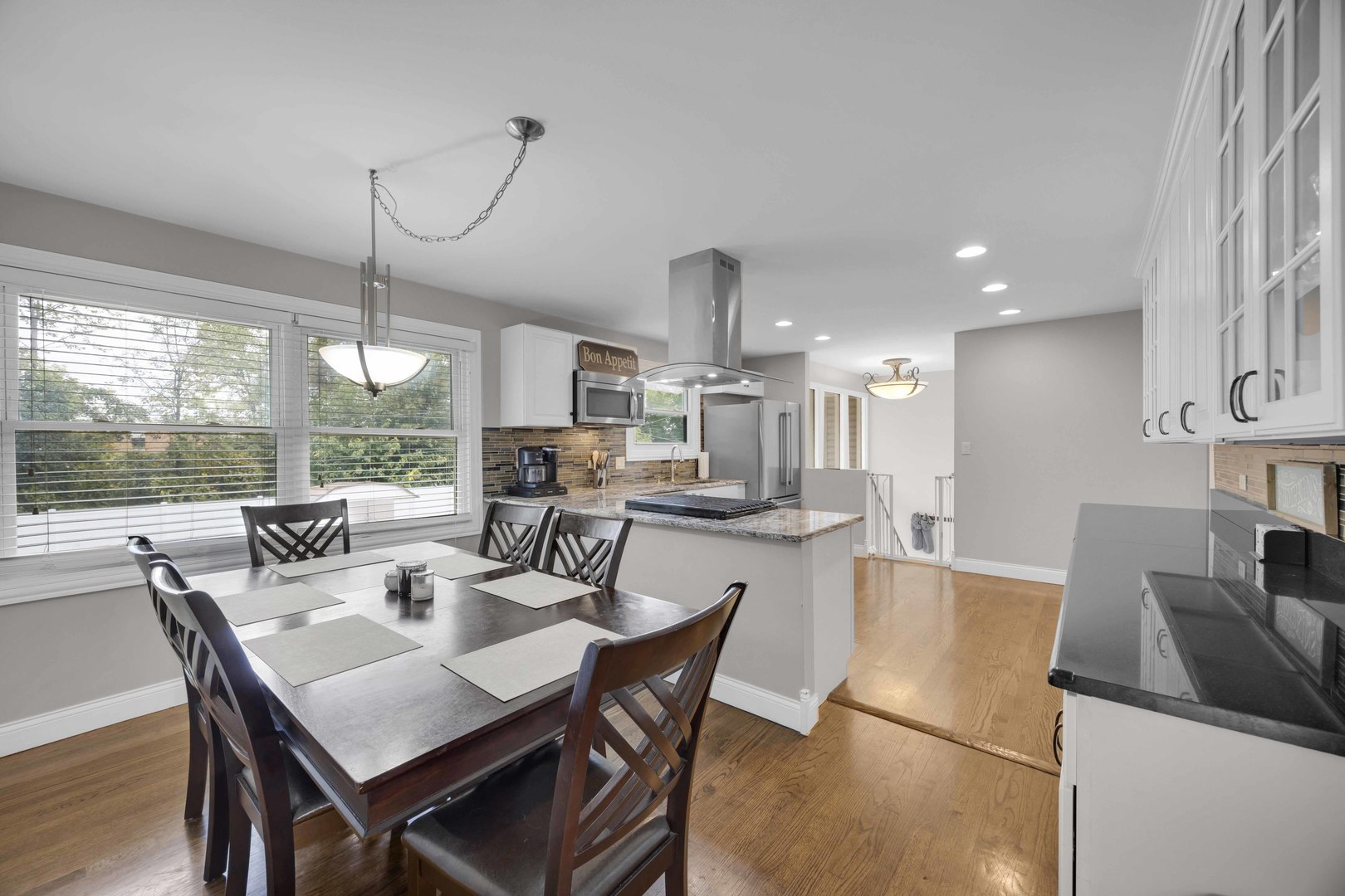 5568 Natalie Drive, Oak Forest, IL 60452