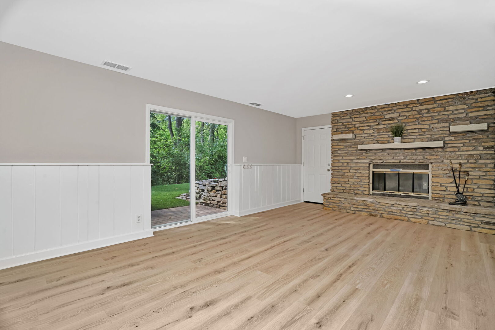 22416 S Kings Court, Shorewood, IL 60404