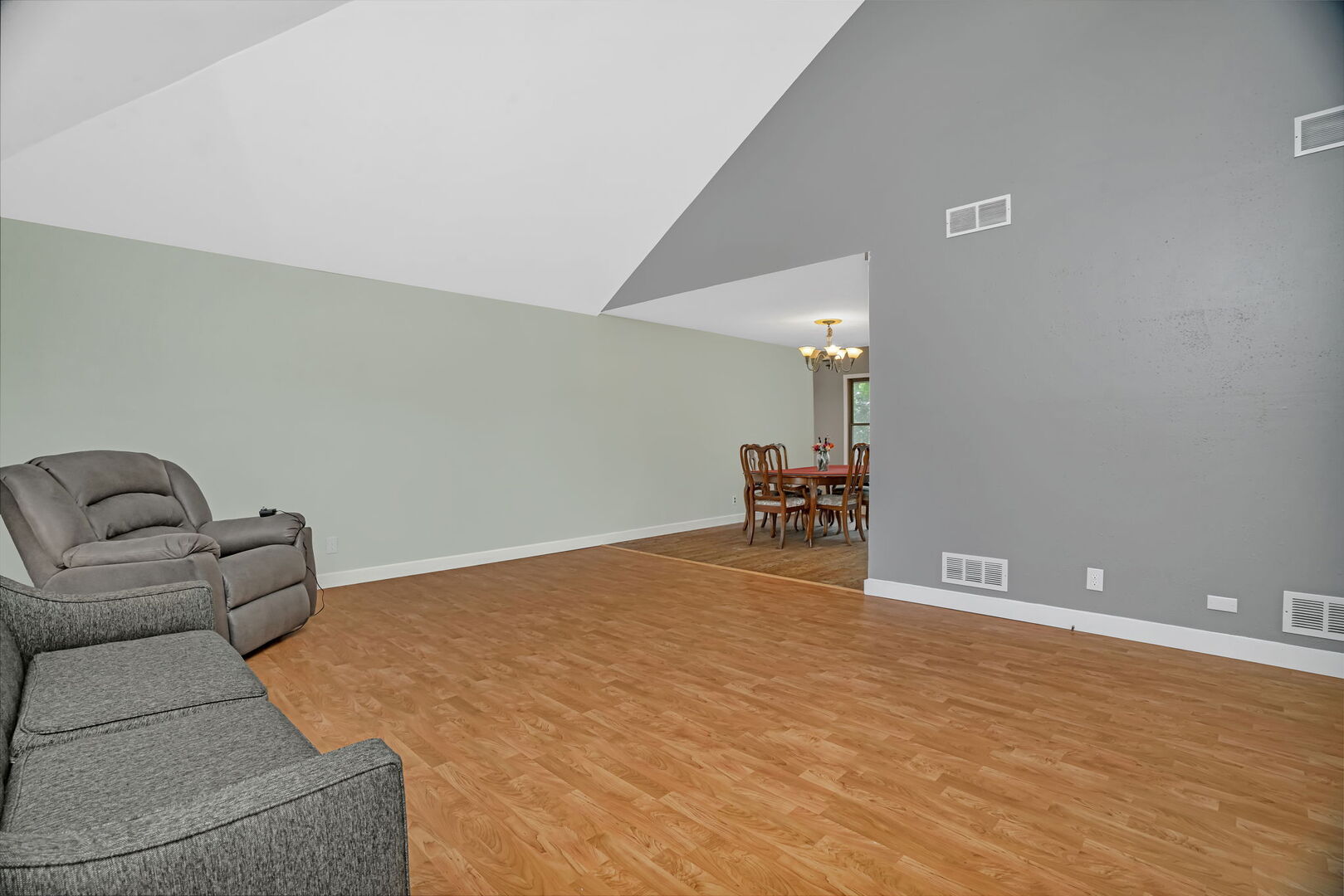 22416 S Kings Court, Shorewood, IL 60404