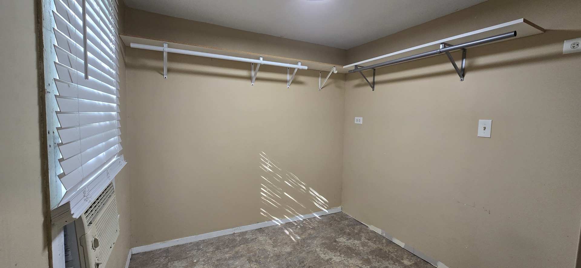 1485 W Dundee Road, Palatine, IL 60074