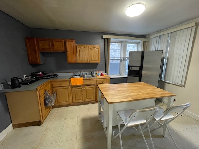 2852 S Kenneth Avenue, Chicago, IL 60623
