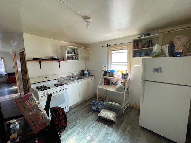 2852 S Kenneth Avenue, Chicago, IL 60623