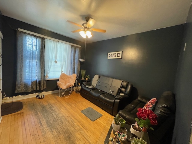2852 S Kenneth Avenue, Chicago, IL 60623