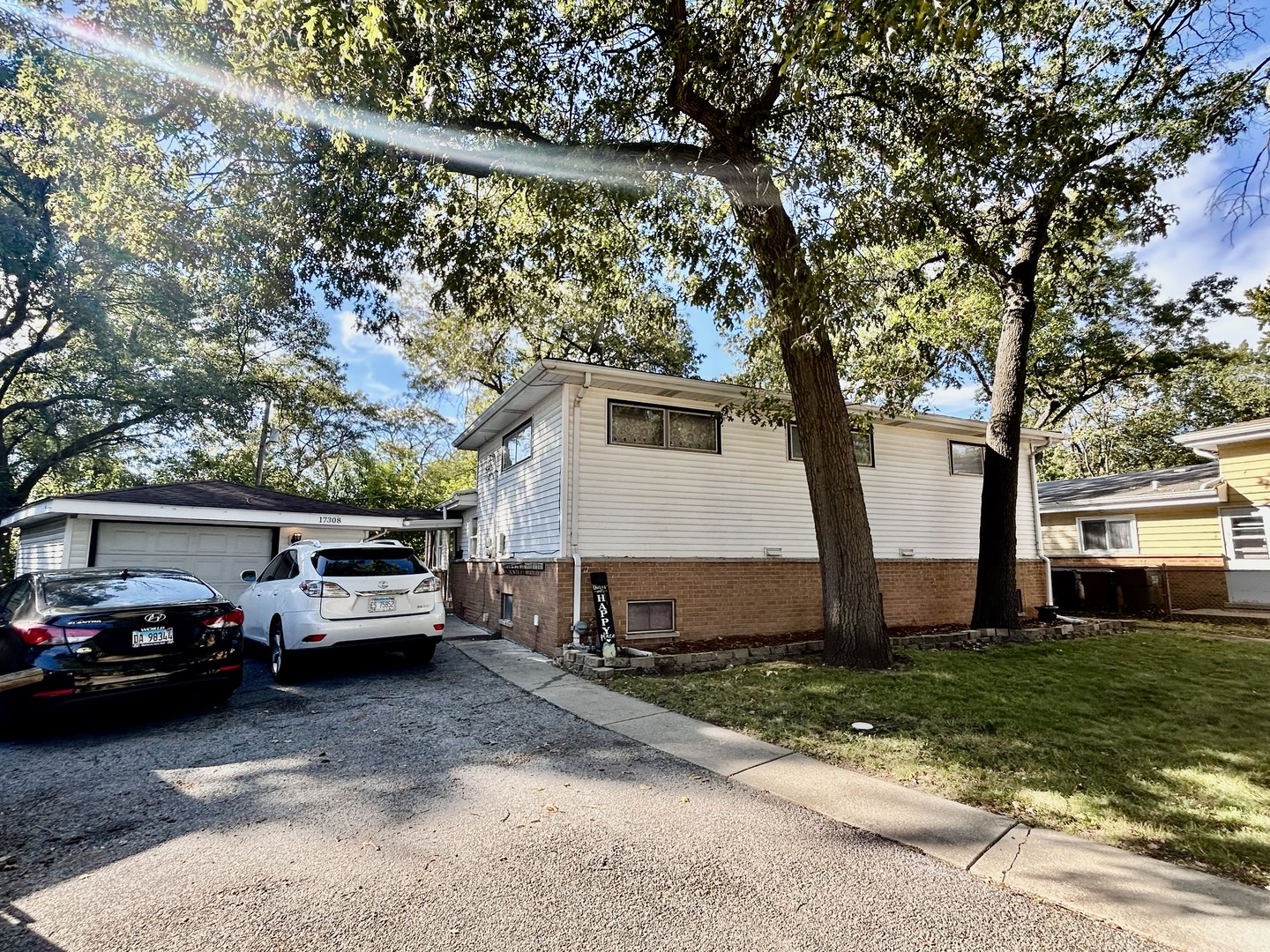 17308 Forestway Drive, East Hazel Crest, IL 60429