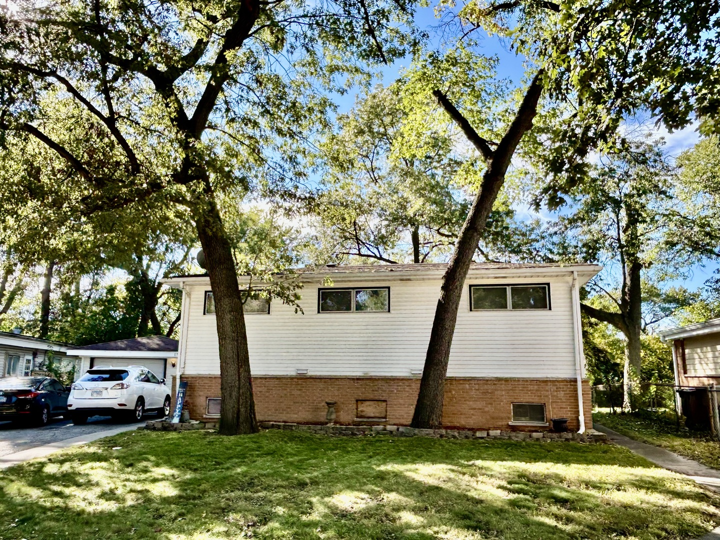 17308 Forestway Drive, East Hazel Crest, IL 60429