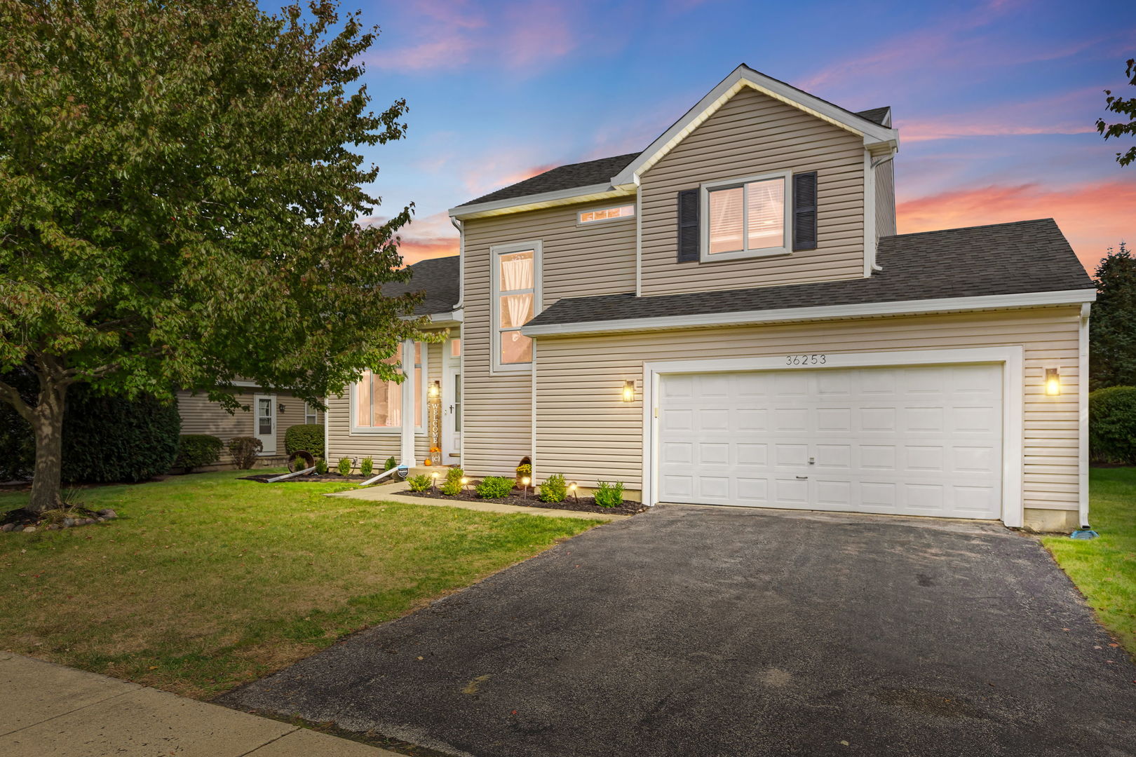 36253 N Bridlewood Avenue, Gurnee, IL 60031