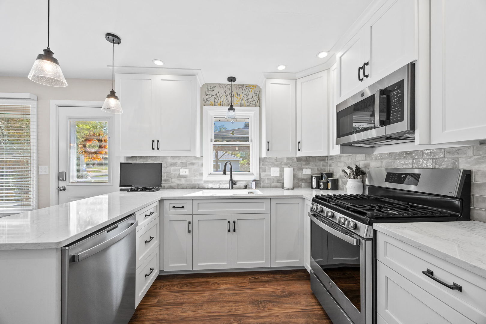 723 Inverness Road, Lisle, IL 60532