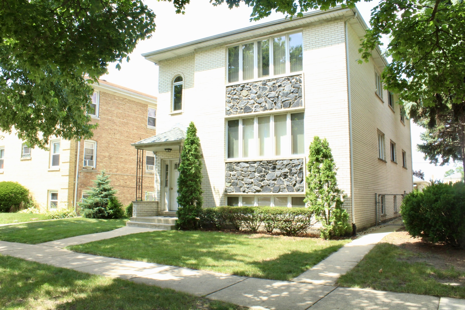 2626 N 73rd Avenue #1, Elmwood Park, IL 60707