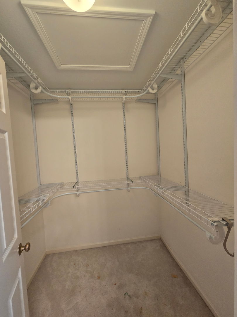 2060 N Charter Point Drive, Arlington Heights, IL 60004