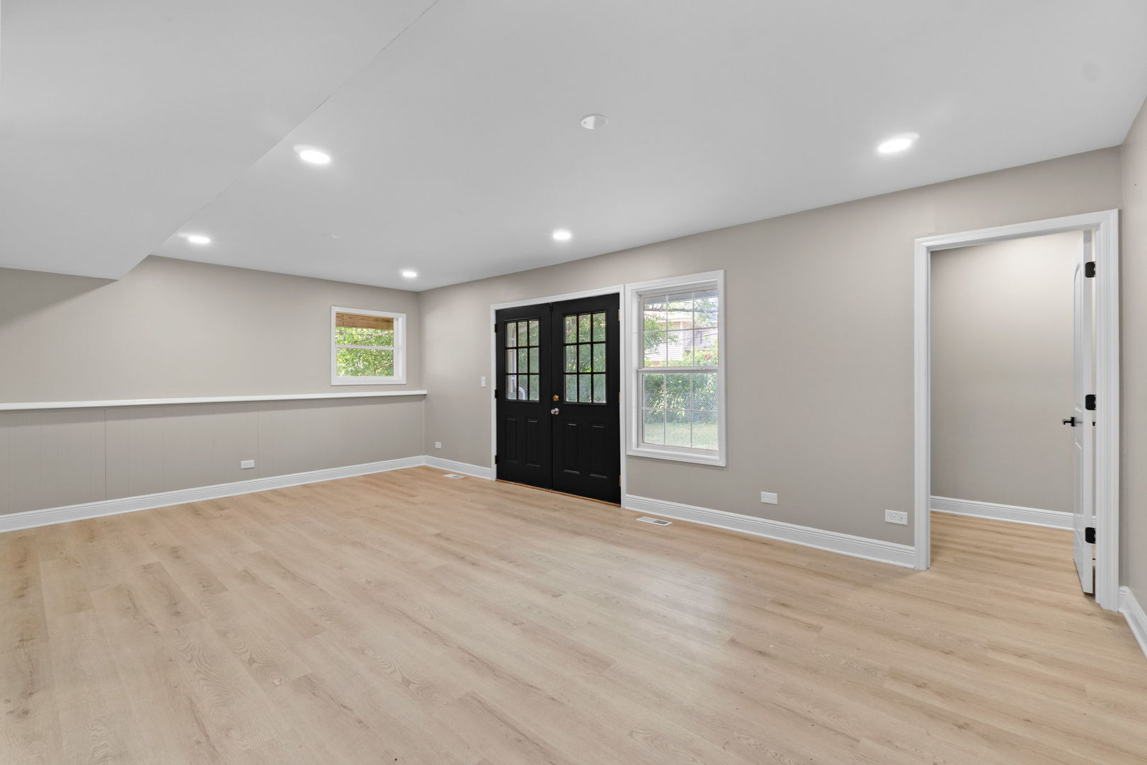 1180 Cobble Hill Court, Hoffman Estates, IL 60169