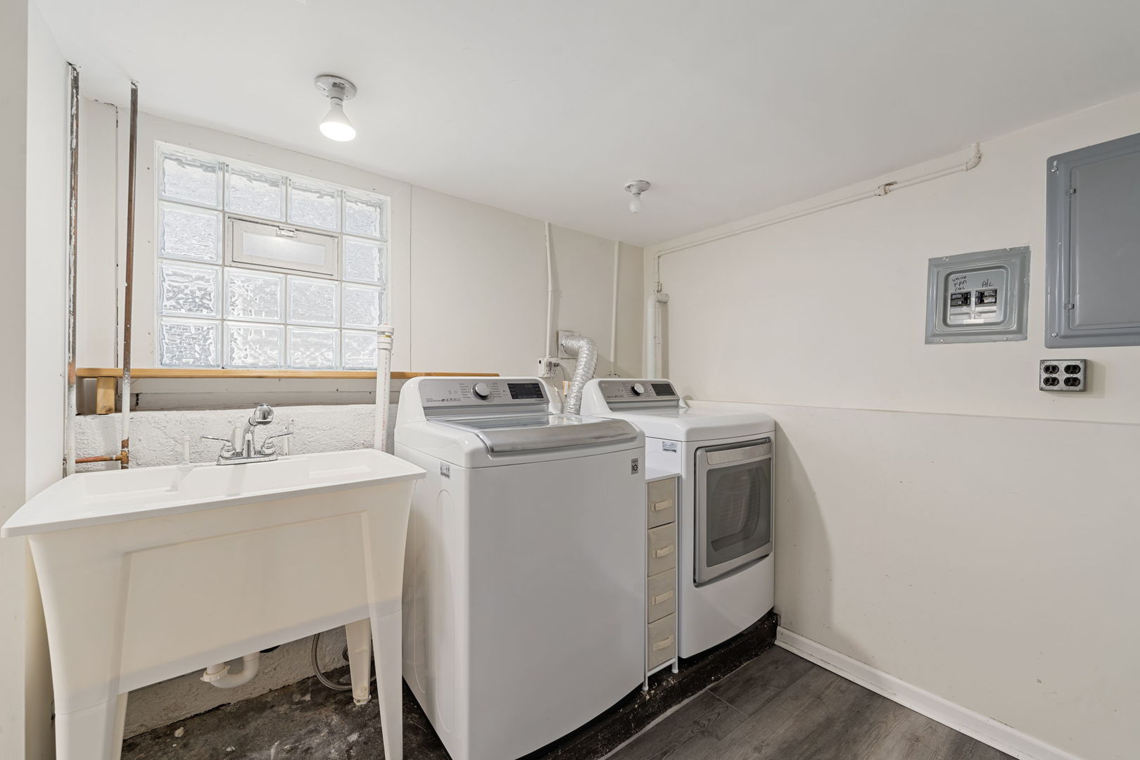 4139 N Kenneth Avenue, Chicago, IL 60641