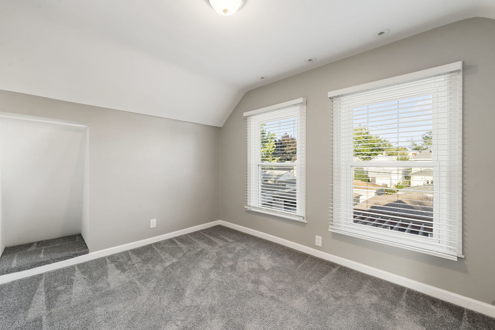 4139 N Kenneth Avenue, Chicago, IL 60641