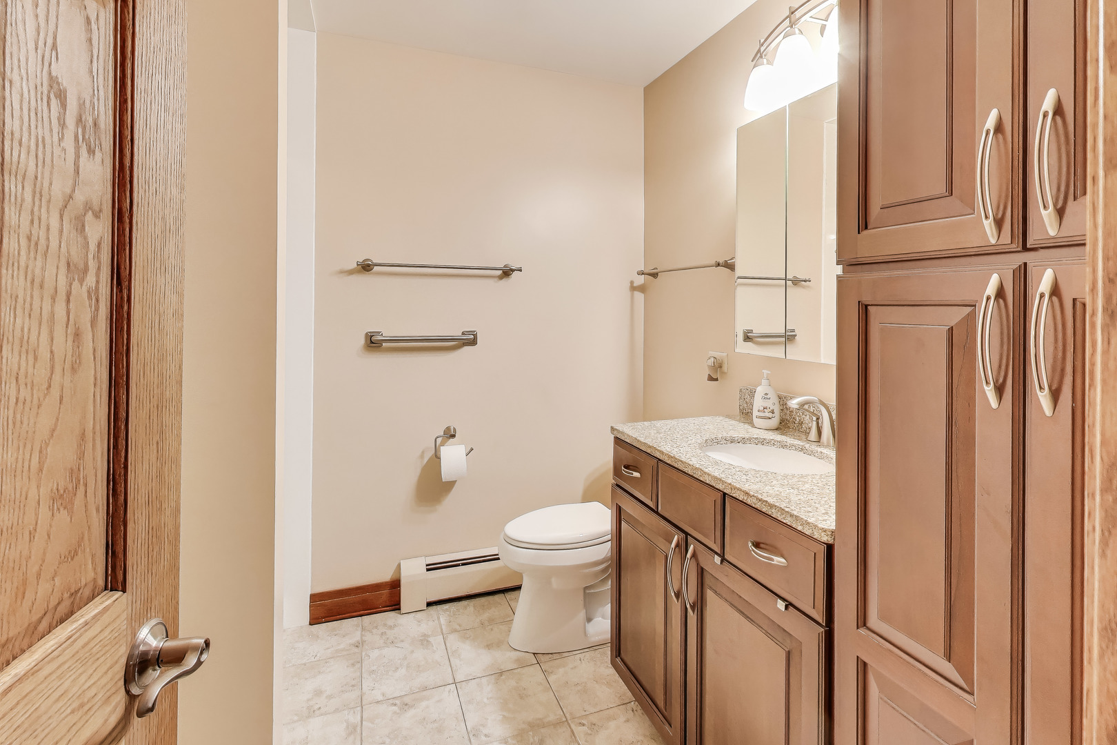 933 Garden Lane, Wheeling, IL 60090