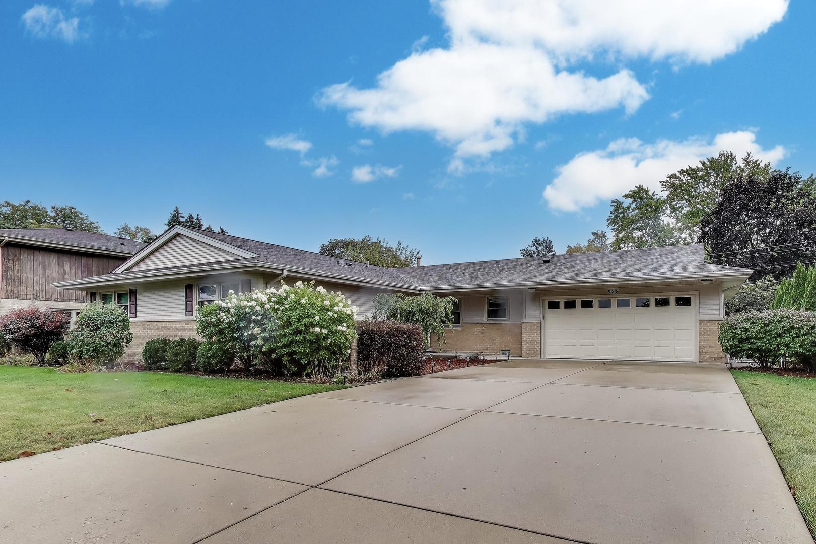 933 Garden Lane, Wheeling, IL 60090