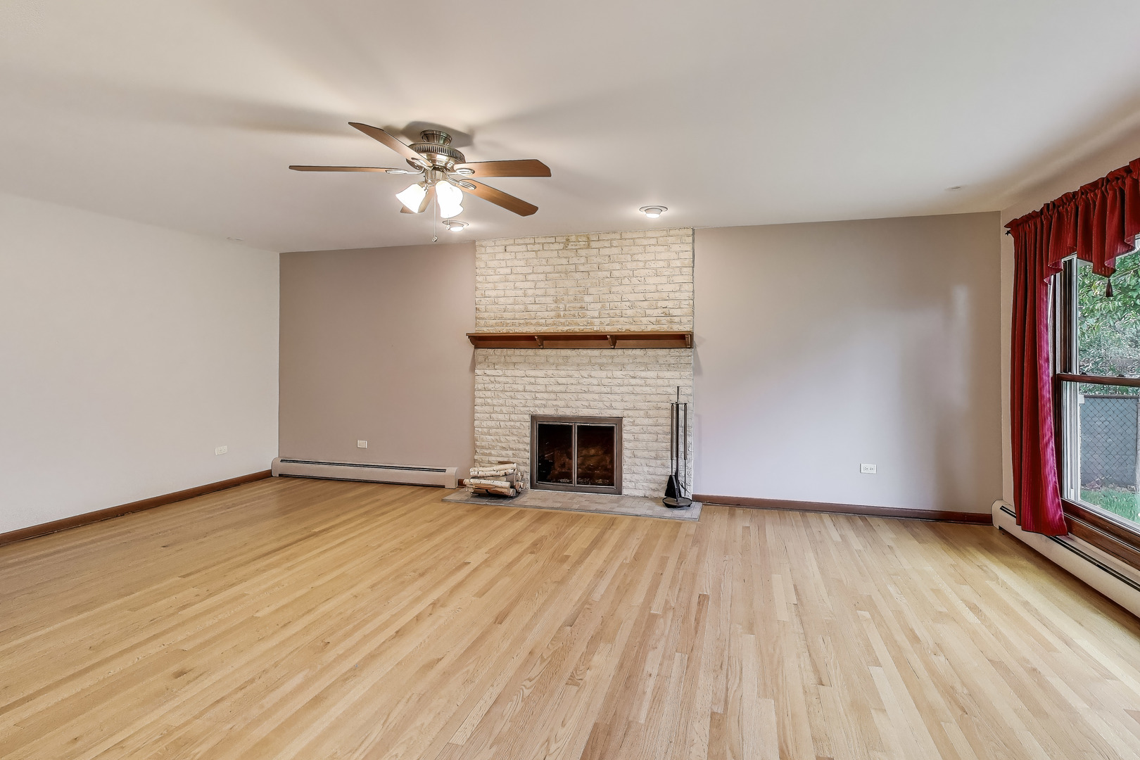 933 Garden Lane, Wheeling, IL 60090