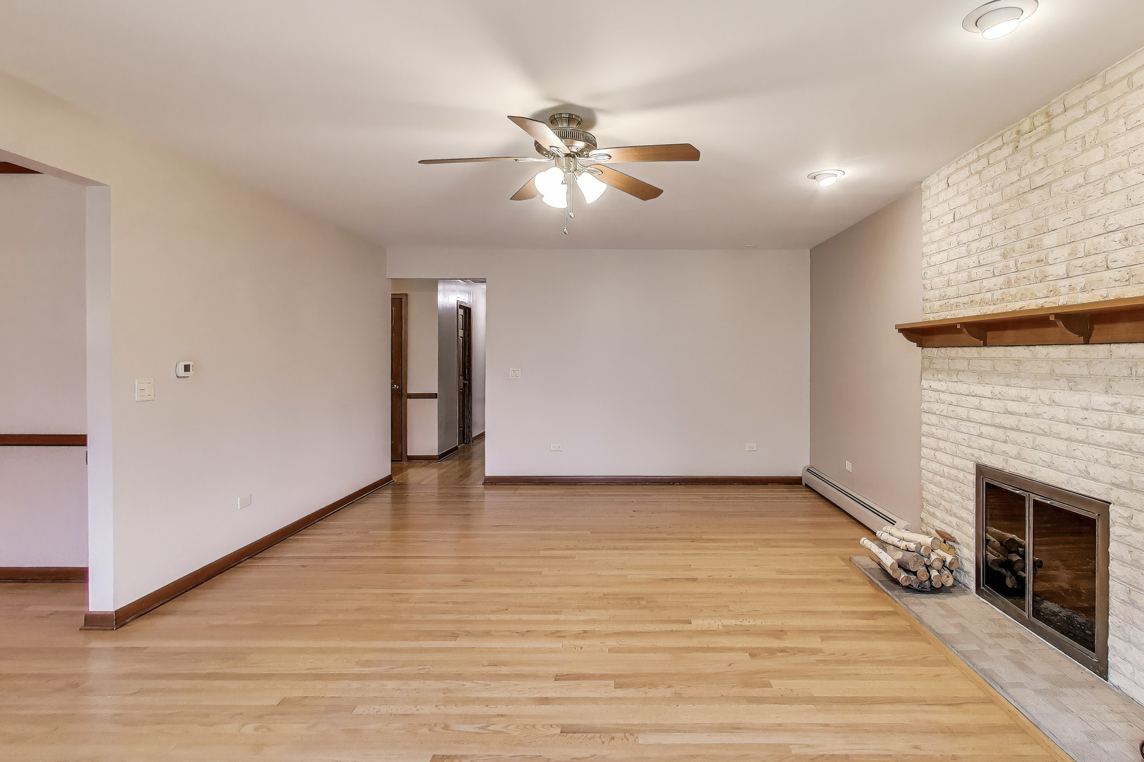 933 Garden Lane, Wheeling, IL 60090